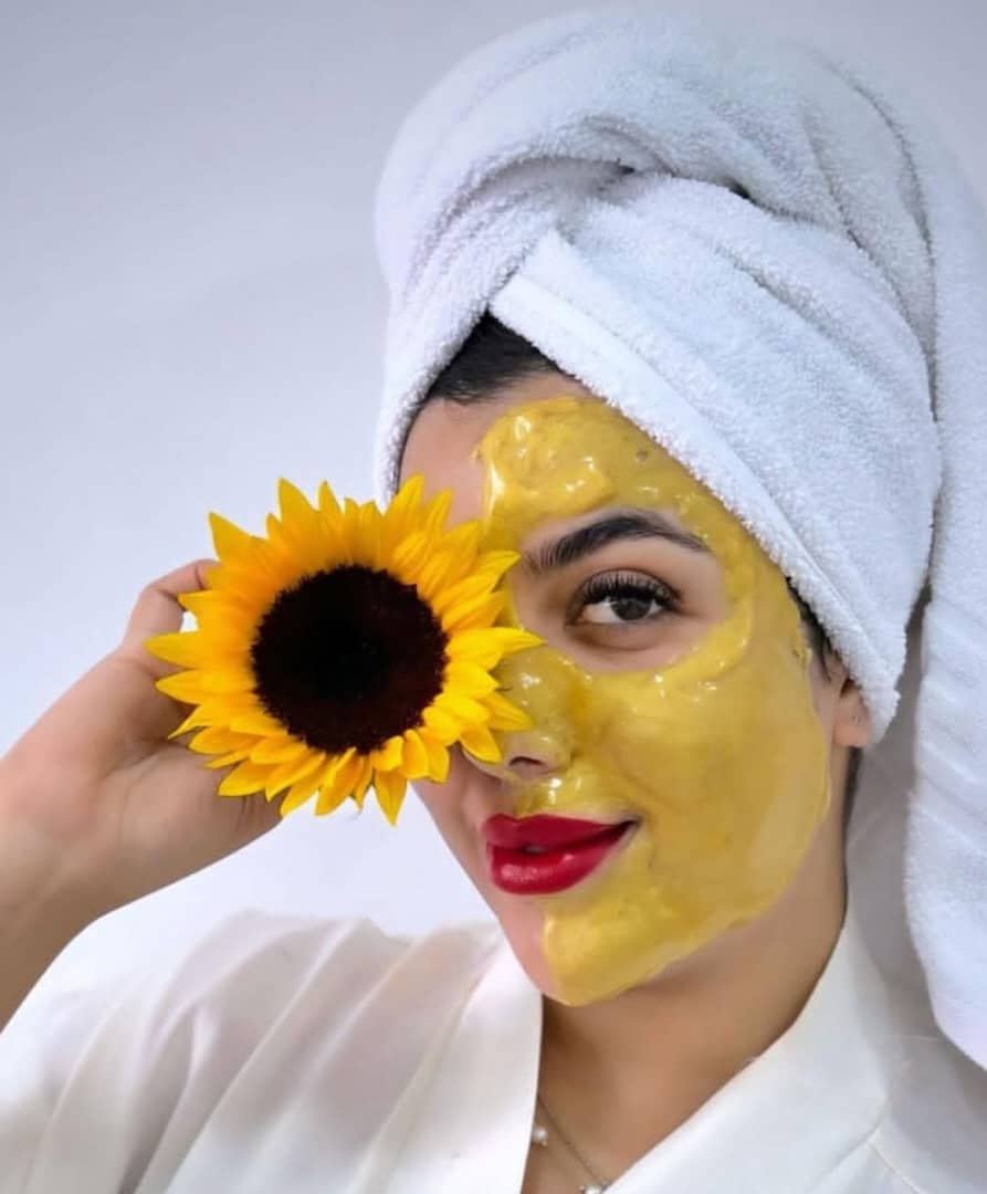 آموزش خدمات پاکسازی و مراقبت از پوست زینب نبی زاده در بابل